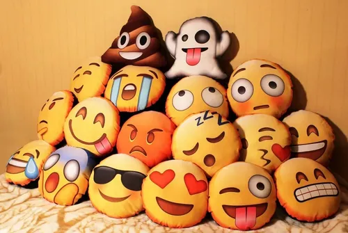 Almohadones de emoji new arrivals