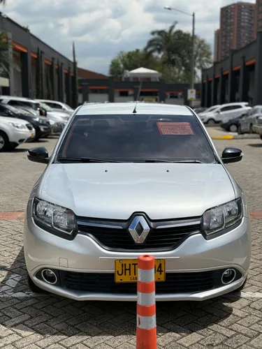 Renault Logan 1.6 Privilege / Intens
