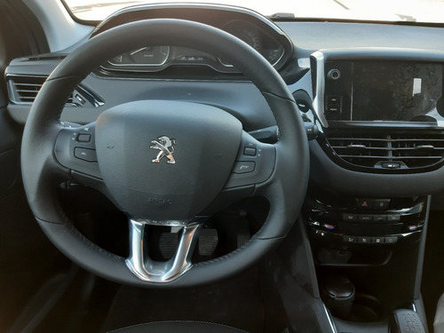 Peugeot 208 Allure Pack 1.2 Puretech Manual 2021 Demo