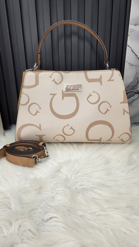 Bolsa Guess Cc961806 Nueva 100 % Original Con Etiqueta Beige Estampado Níquel Beige