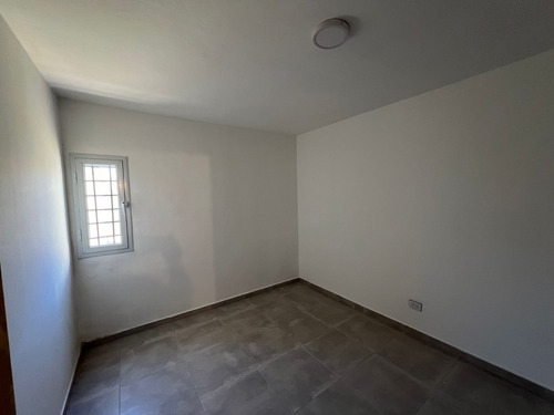 Casa En Venta A Estrenar Barrio Observatorio 2 Dormitorios Con Entrada Para Auto.