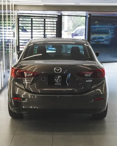Mazda 3 2.0 Prime