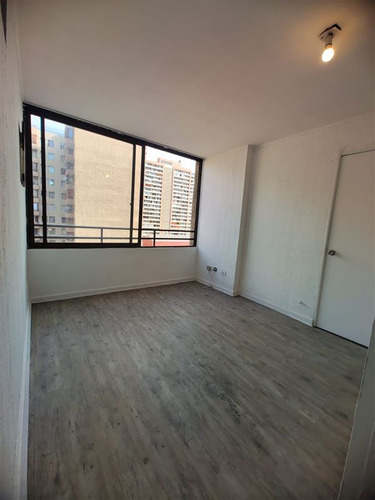 Departamento En Arriendo De 1 Dorm. En Santiago