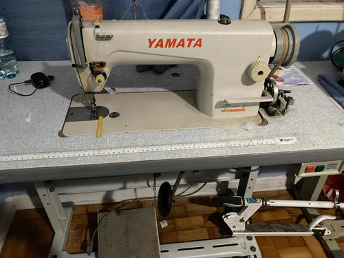 Imagem 3 de 5 de Vende Máquina Costura Reta E Over $1.500 Para Retirar