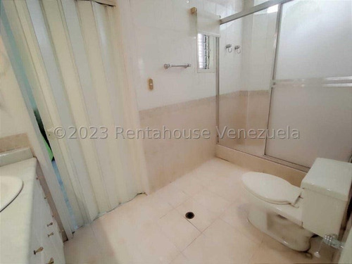 Casa En Venta Urbanizacion La Soledad Maracay Remodelada Pisos De Marmol Buena Ubicacion Zona Norte Kg:23-30429