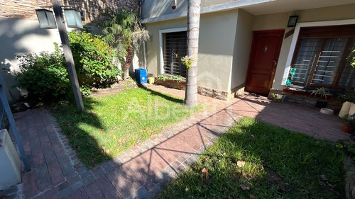 Venta El Palomar Casa Ph Al Frente 3 Ambientes.