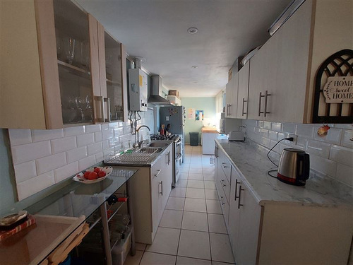 Casa En Venta De 3 Dorm. En Maipú