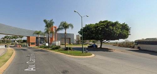 Sk14-casa En Venta En Av. Campo Príncipes 360, Int 24 Campo Real, 45134 Campo Real, Jal.