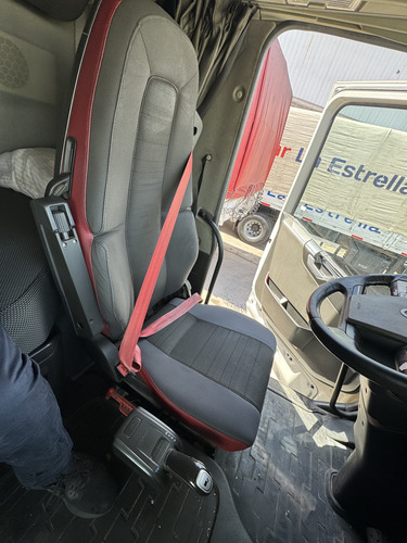 Volvo 460, En Impecables Condiciones