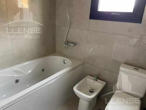 Casa 5 Ambientes En Una Planta, En Venta, Barrio Privado Las Golondrinas