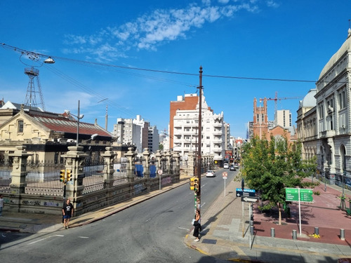 Gran Esquina De Altos Eduardo Acevedo Y Guayabo