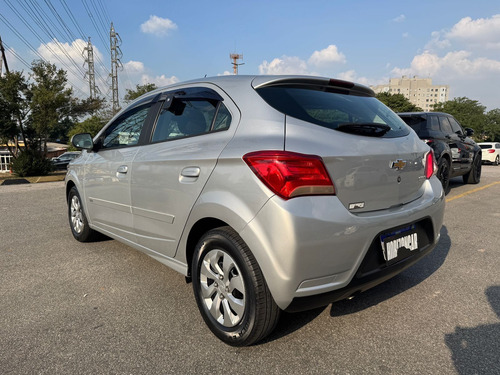 Chevrolet Onix HATCH LT 1.0 8V FlexPower 5p Mec.