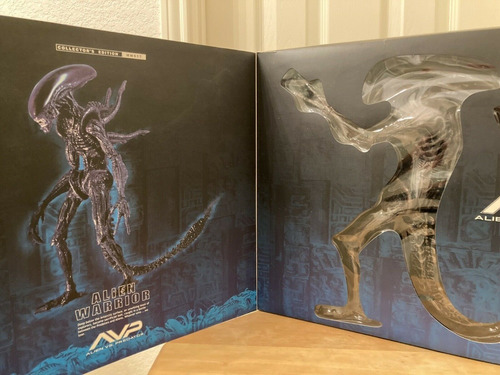 Hot Toys Sideshow Avp Alien Warrior Figure Special Edition (Usado)