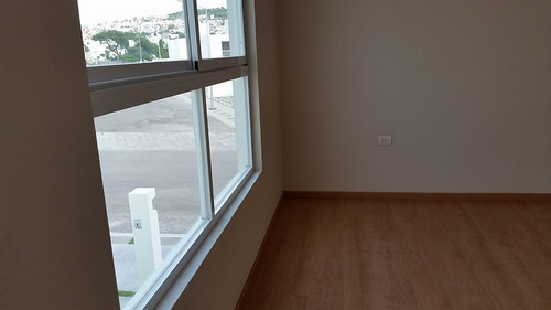 Casa Misión San Joaquín, Atrás De Plaza Constituyentes, 3 Recámaras, Recámara Con Baño En Planta Baja Y Recámara Principal Con Vestidor