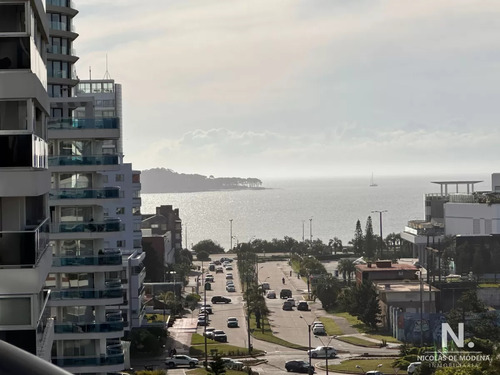 Departamento De 3 Dormitorios En Edificio Forest 2, Chiverta Punta Del Este