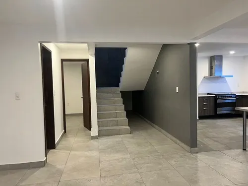Rento O Vendo Casa Sola En Cacalomacan.