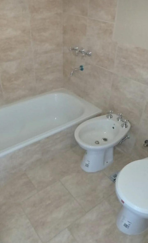 Imagen 9 de 14 de Venta Departamento 3 Ambientes En Edificio Itati 8