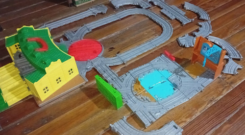 Tren Thomas Friends Locker Para Guardar Trenes + Accesorios