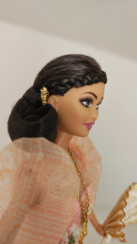Barbie Muñeca Mutya Filipina Global Glamour. Gold Label (Usado)