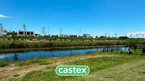 Venta De Lote En El Barrio Costas. Puertos.