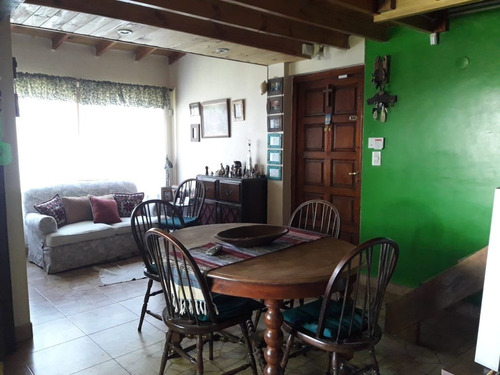 Latorre Prop. Vende Chalet De 4 Amb Con Hermoso Parque + Depto En El Fondo