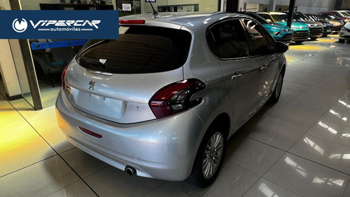 Peugeot 208 allure 1.6 manual