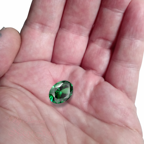 Belíssima E Enorme Esmeralda Limpa Oval 12x16mm / 7.6cts