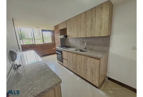 Amplios Espacios Y Excelente Ubicacion(mls#255253)