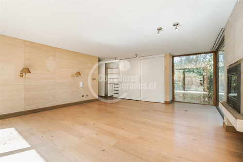 Casa En Venta De 6 Dorm. En Lo Barnechea