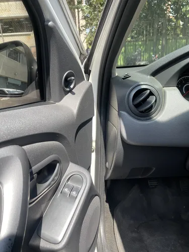 Renault Logan 1.6 expression.