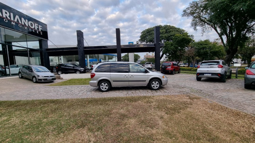 Imagen 8 de 15 de Caravan Sxt 3.3 6 Pasajeros / Gnc 2006