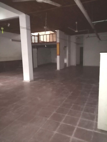 Amplia Casa De 200 M2 Con Renta