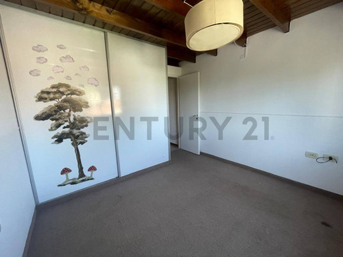 Venta Casa Tipo Duplex 3 Ambientes Ituzaingo Norte Con Entrepiso En Tercer Piso
