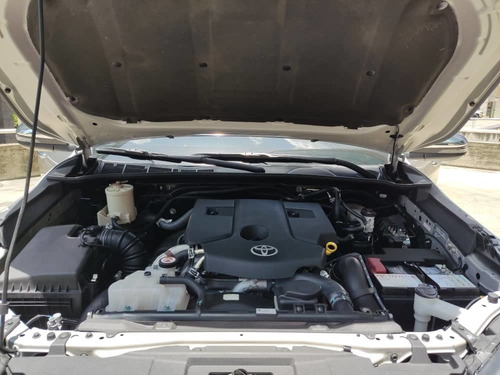 Imagen 13 de 14 de Toyota Hilux Disel 4x4