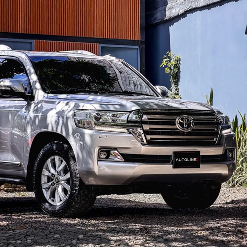 Toyota Land Cruiser LC200 4.5 VX