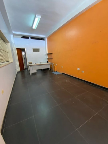 Imagen 3 de 15 de Alquilo Edificio 1.054m2 Catia 8383