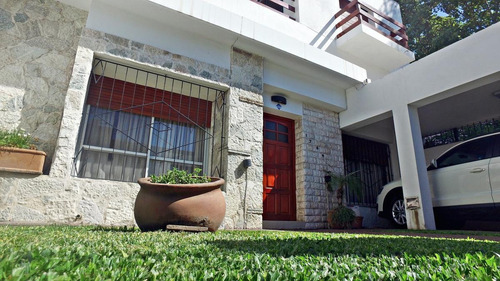 Imagen 4 de 30 de Venta · Casa · 4 Dormitorios · Patio · Quincho Completo · Terraza · Remodelada · Alberdi