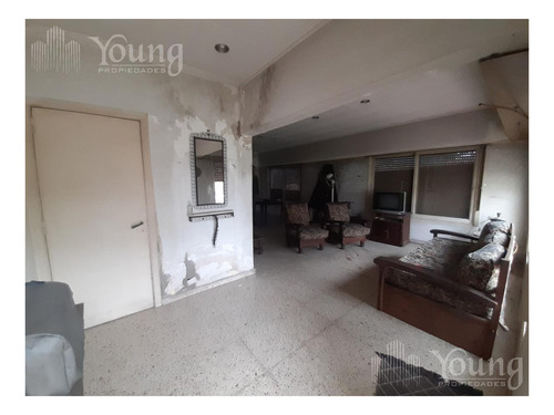 Imagen 4 de 28 de Casa De 4 Ambientes Con Jardin Y Pileta En Berazategui