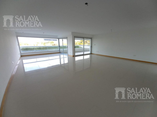 Imagen 2 de 23 de Venta - Playa Brava - 3 Dormitorios Y Servicio