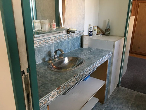Casa En Venta De 7 Dormitorios C/ Cochera En Floresta