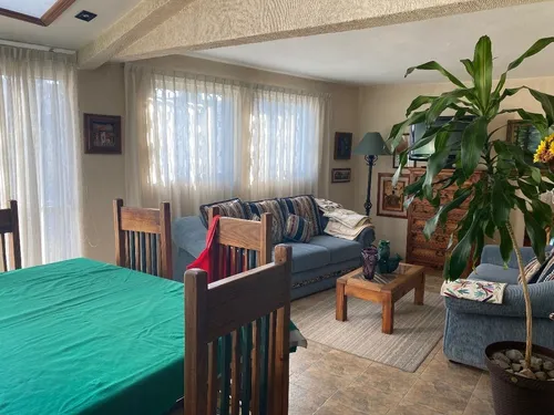 Casa En Venta, A Unos Pasos De Clínica Del Issste, En Privada, Pachuca, Hgo.