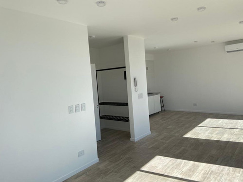 Imagen 16 de 25 de Ambiente Grande Venta (almagro) Pile Parrilla Sum