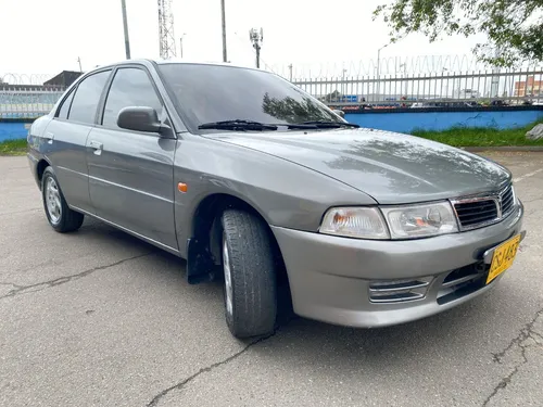 Mitsubishi Lancer 1.6 Glxi
