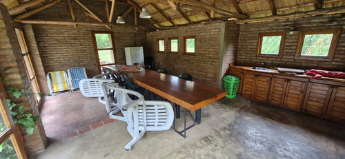 Casa 5 Dormitorios Pileta Y Arroyo Propio En Tanti
