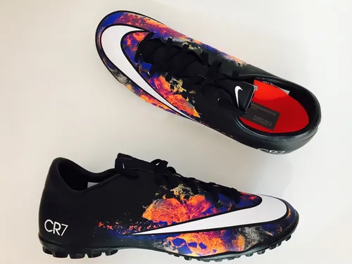 ZAPATILLAS DE FUTBOL NIKE MERCURIAL VICTORY V TF CR7 NIÑO 684853-003