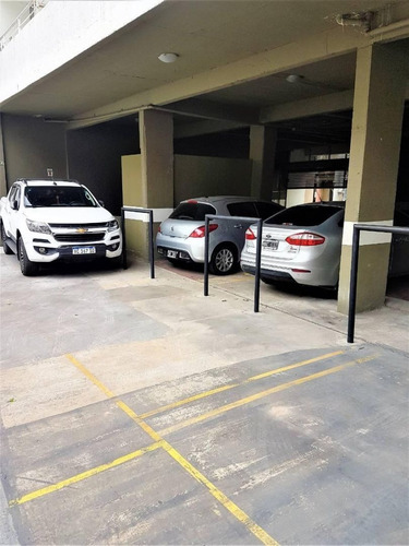 Imagen 2 de 2 de Cochera En Edificio