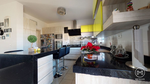 Imagen 6 de 17 de Casa En Venta En Encordada Del Valle Frente A Parque Con Exc