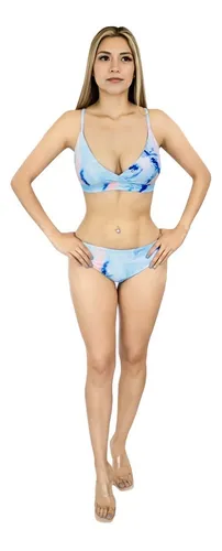 Marca de trajes de baño con una x sale
