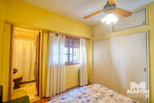 Casa 6 Ambientes, Suite, Escritorio, Cochera, Jardín Con Pileta Y Terraza.