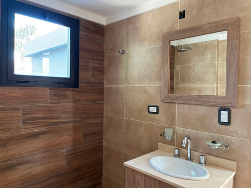 Imagen 12 de 13 de Venta Castelar Duplex 4 Ambientes Complejo Con Pileta